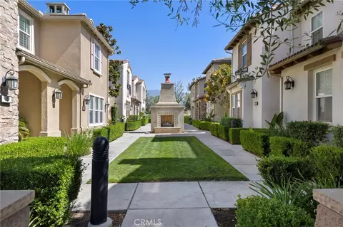 Exterior - 14975 S Highland Ave #13, Fontana, CA 92336 photo 2 of 3