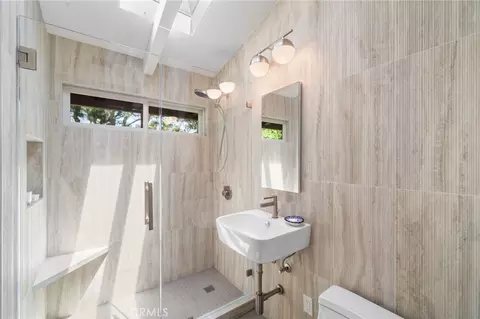 Bath - 14752 Candeda Pl, Tustin, CA 92780 photo 3 of 3