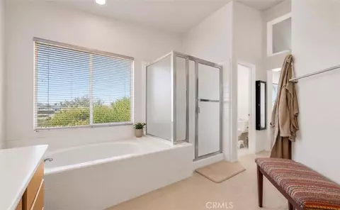Bath - 475 Redwing, Corona, CA 92882 photo 1 of 4