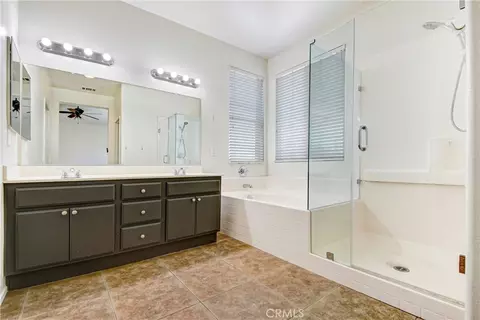 Bath - 709 E Agape Ave, San Jacinto, CA 92583 photo 3 of 3