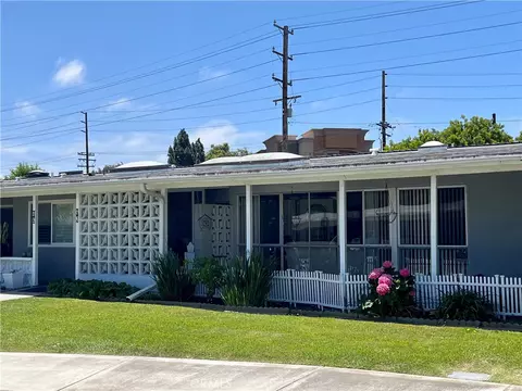 14001 Thunderbird Dr M2-4j, Seal Beach, CA 90740