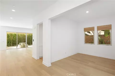Living - 122 Jayhawk, Irvine, CA 92602 photo 3 of 10