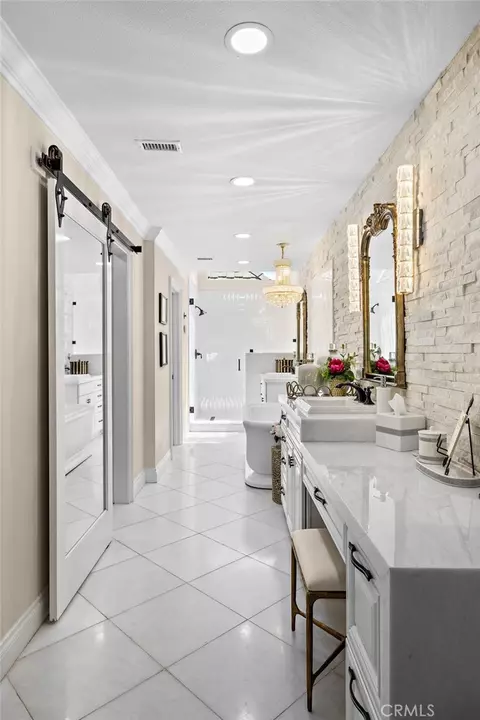 Bath - 5603 E Crest De Vl, Orange, CA 92867 photo 3 of 7