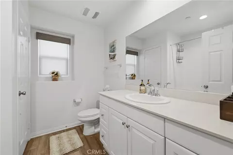 Bath - 537 Hedgewood, Hemet, CA 92543 photo 1 of 3