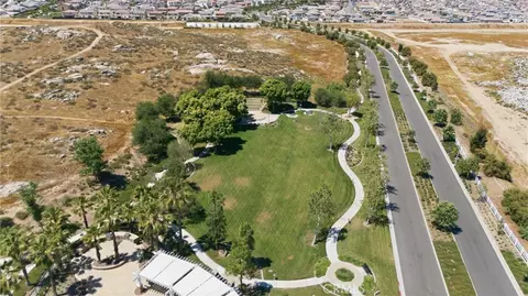 View/Area - 537 Hedgewood, Hemet, CA 92543 photo 4 of 6