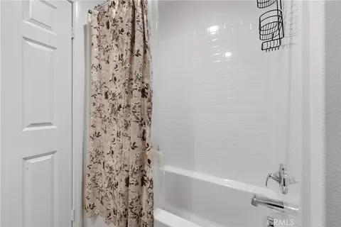 Bath - 537 Hedgewood, Hemet, CA 92543 photo 2 of 2