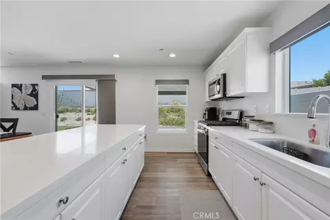 Entry Way - 537 Hedgewood, Hemet, CA 92543 photo 6 of 9