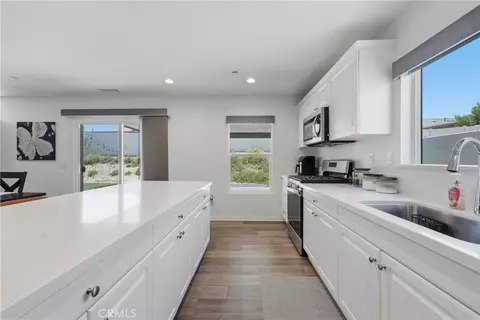 Entry Way - 537 Hedgewood, Hemet, CA 92543 photo 6 of 9