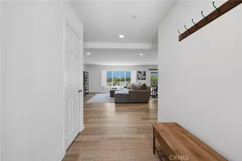 Entry Way - 537 Hedgewood, Hemet, CA 92543 photo 1 of 9