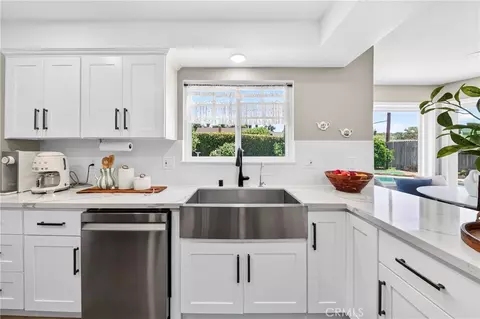 Kitchen - 841 Candlewood St, Brea, CA 92821 photo 5 of 6