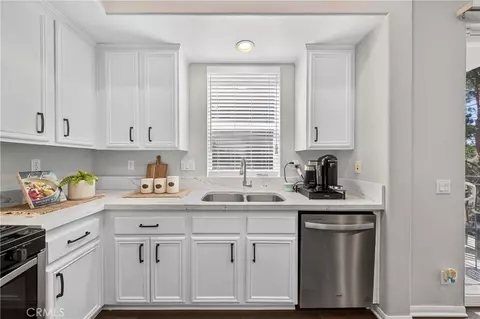 Kitchen - 1105 Armstrong Dr, Fullerton, CA 92833 photo 2 of 4