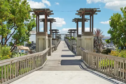 7124 Marina Pacifica N, Long Beach, CA 90803