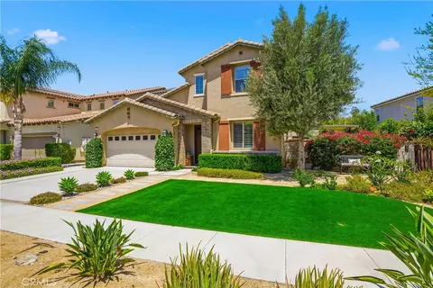 7664 Las Brisas Ct, Eastvale, CA 92880