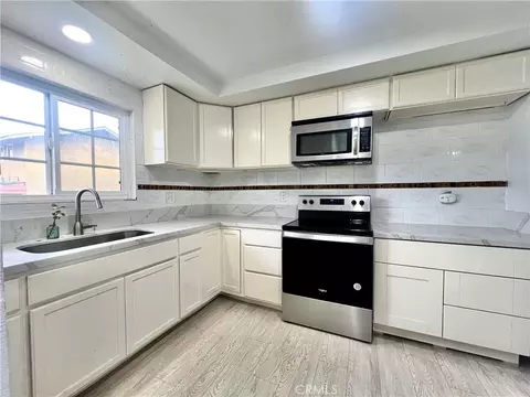 624 S Sullivan #15D, Santa Ana, CA 92704