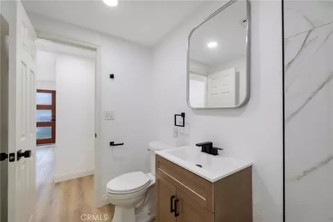 Bath - 1205 Lime, Corona, CA 92879 photo 2 of 4