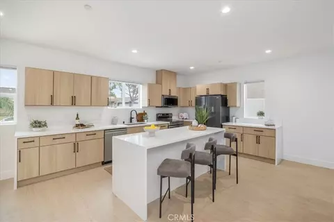 Kitchen - 16623 Lake Ave, Paramount, CA 90723 photo 1 of 7