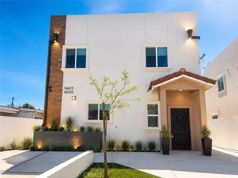 Exterior - 16623 Lake Ave, Paramount, CA 90723 photo 2 of 5