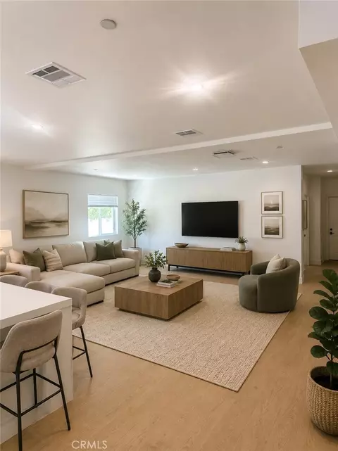 Living - 16623 Lake Ave, Paramount, CA 90723 photo 1 of 2