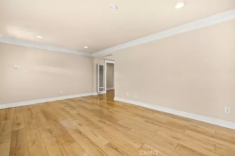 Living - 5269 E Daggett St, Long Beach, CA 90815 photo 2 of 8