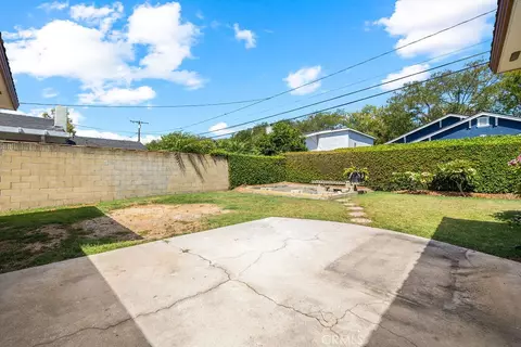 Exterior - 5269 E Daggett St, Long Beach, CA 90815 photo 5 of 11
