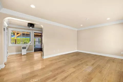 Living - 5269 E Daggett St, Long Beach, CA 90815 photo 4 of 8