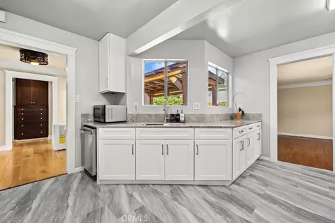 Kitchen - 5269 E Daggett St, Long Beach, CA 90815 photo 3 of 5