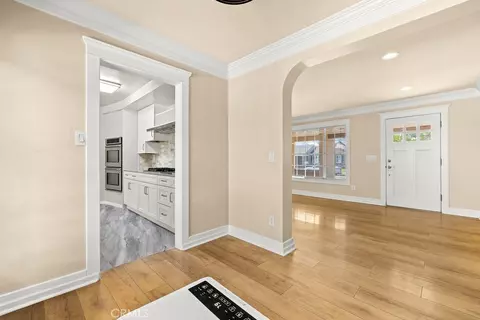 Entry Way - 5269 E Daggett St, Long Beach, CA 90815 photo 3 of 4