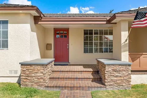 Exterior - 5269 E Daggett St, Long Beach, CA 90815 photo 1 of 11