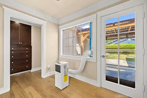 Entry Way - 5269 E Daggett St, Long Beach, CA 90815 photo 2 of 4