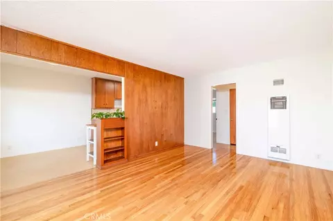 Living - 2135 Florida St #7, Long Beach, CA 90814 photo 4 of 4