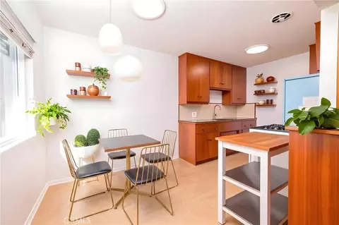 Dining - 2135 Florida St #7, Long Beach, CA 90814 photo 1 of 1