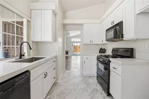 Kitchen - 15516 Carrera, Fontana, CA 92337 photo 3 of 4
