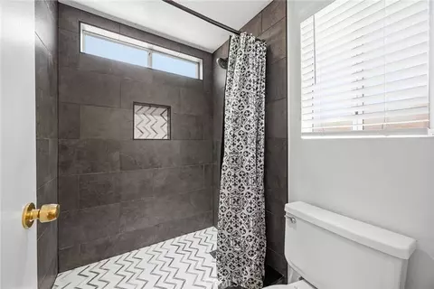 Bath - 15516 Carrera, Fontana, CA 92337 photo 2 of 2