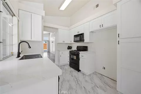 Kitchen - 15516 Carrera, Fontana, CA 92337 photo 4 of 4