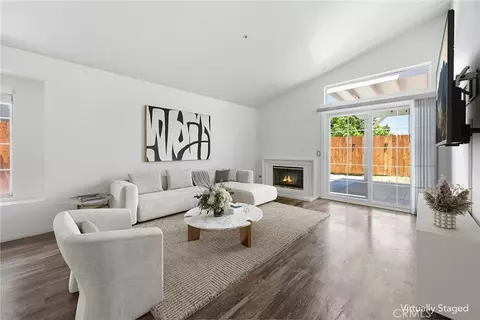 Living - 15516 Carrera, Fontana, CA 92337 photo 5 of 8