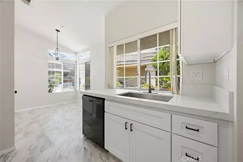 Kitchen - 15516 Carrera, Fontana, CA 92337 photo 2 of 4