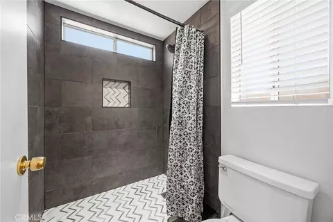 Bath - 15516 Carrera, Fontana, CA 92337 photo 2 of 2