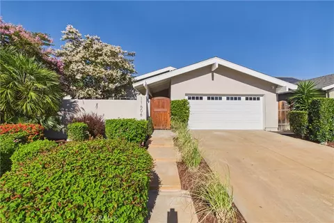 11606 Lakia Dr, Cypress, CA 90630