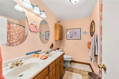 Bath - 760 N Pine St, Orange, CA 92867 photo 1 of 3