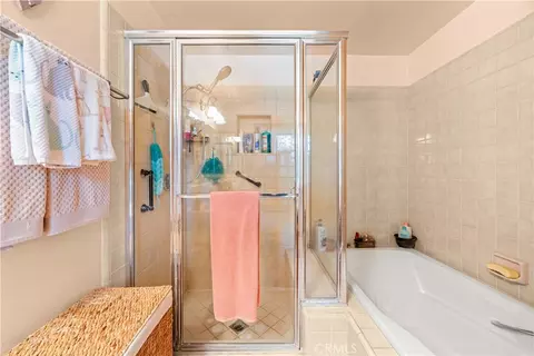 Bath - 760 N Pine St, Orange, CA 92867 photo 3 of 3