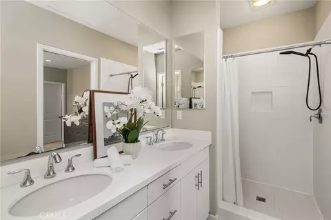 Bath - 111 Tallowood, Irvine, CA 92620 photo 4 of 7