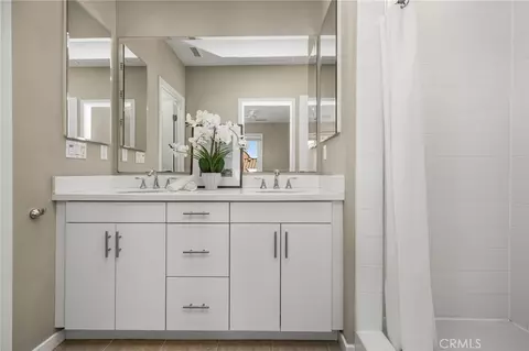 Bath - 111 Tallowood, Irvine, CA 92620 photo 3 of 7