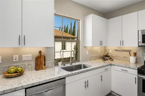 Kitchen - 111 Tallowood, Irvine, CA 92620 photo 3 of 4