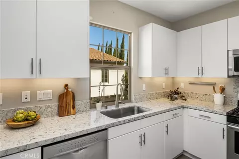 Kitchen - 111 Tallowood, Irvine, CA 92620 photo 3 of 4