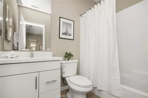 Bath - 111 Tallowood, Irvine, CA 92620 photo 7 of 7