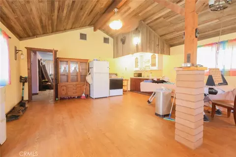 Entry Way - 31582 Clay River Rd, Barstow, CA 92311 photo 1 of 2