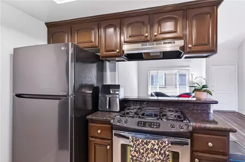 Kitchen - 2925 Spaulding St #303, Long Beach, CA 90804 photo 2 of 3