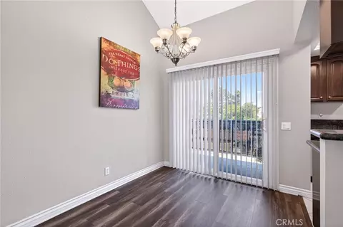 Dining - 2925 Spaulding St #303, Long Beach, CA 90804 photo 1 of 1