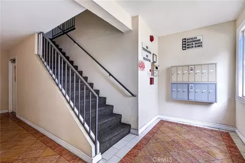 Entry Way - 2925 Spaulding St #303, Long Beach, CA 90804 photo 1 of 1