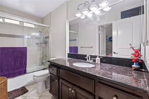 Bath - 2925 Spaulding St #303, Long Beach, CA 90804 photo 2 of 3